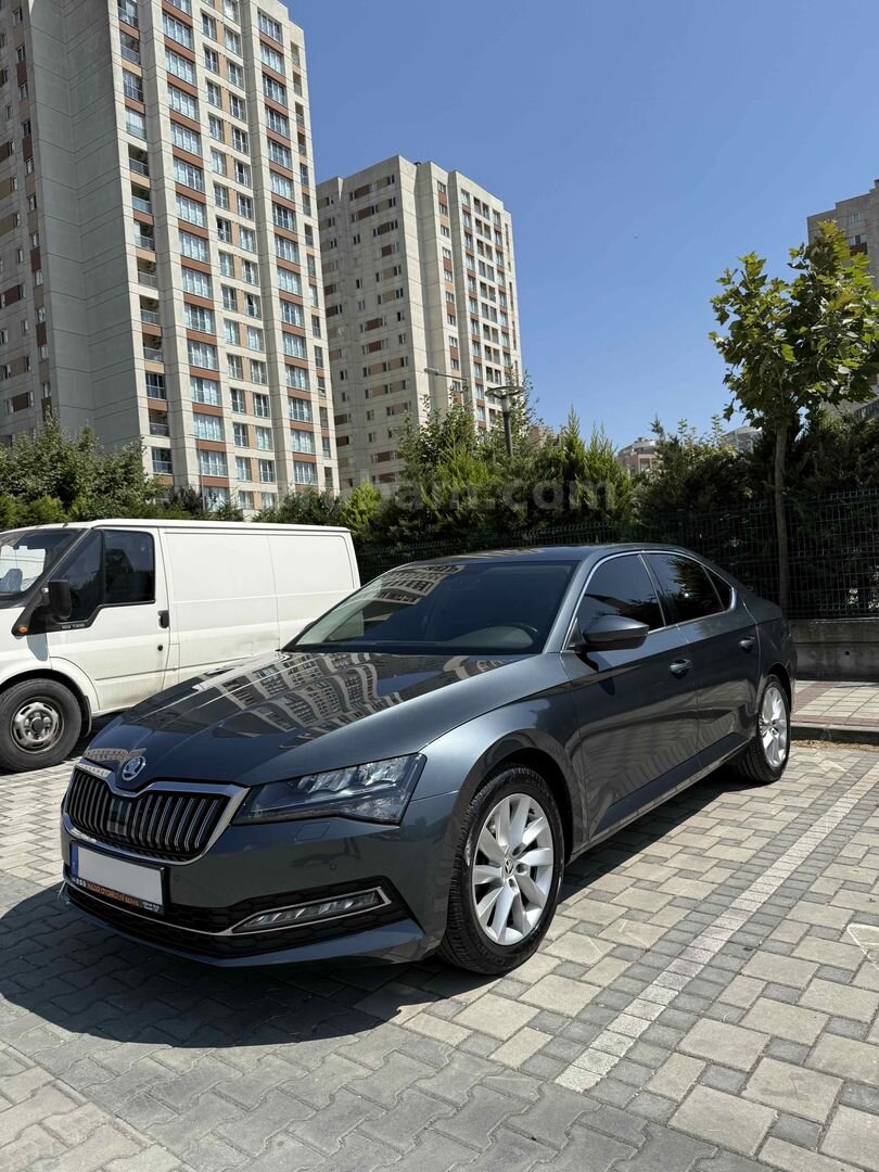 Sahibinden Skoda SuperB 1.5 TSI Premium 2021 Model İstanbul 135.000 km Gri 2