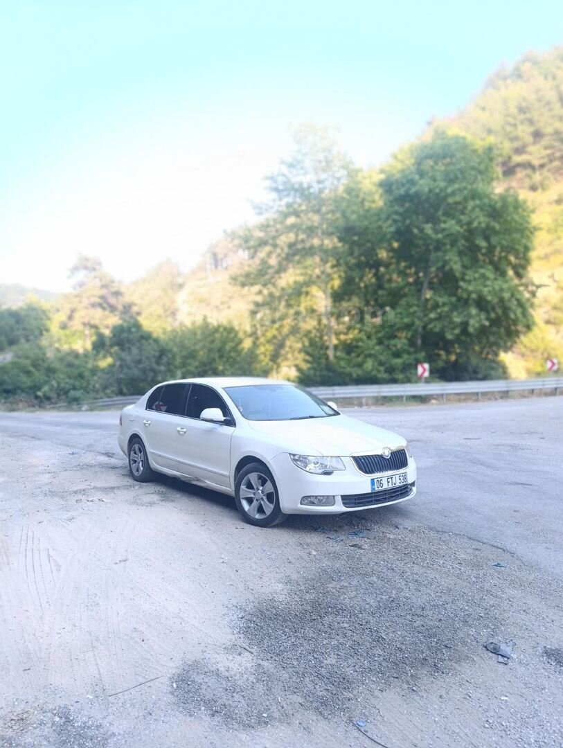 Sahibinden Skoda SuperB 1.6 TDI Active 2012 Model Ankara 273.000 km Beyaz 3