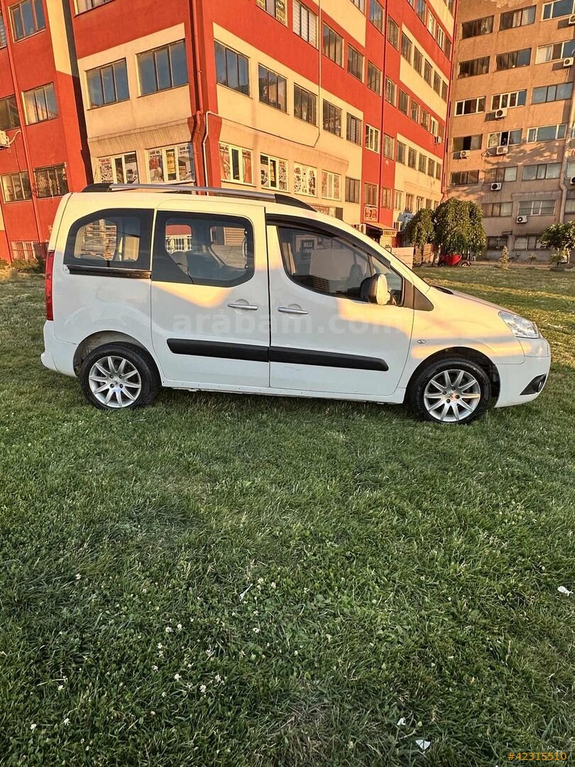 Galeriden Peugeot Partner 1.6 HDI Premium 2011 Model İstanbul 289.000 km Beyaz 4