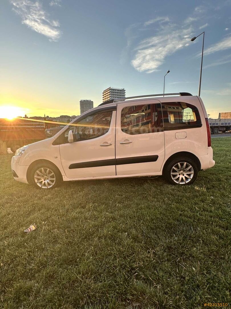 Galeriden Peugeot Partner 1.6 HDI Premium 2011 Model İstanbul 289.000 km Beyaz 5