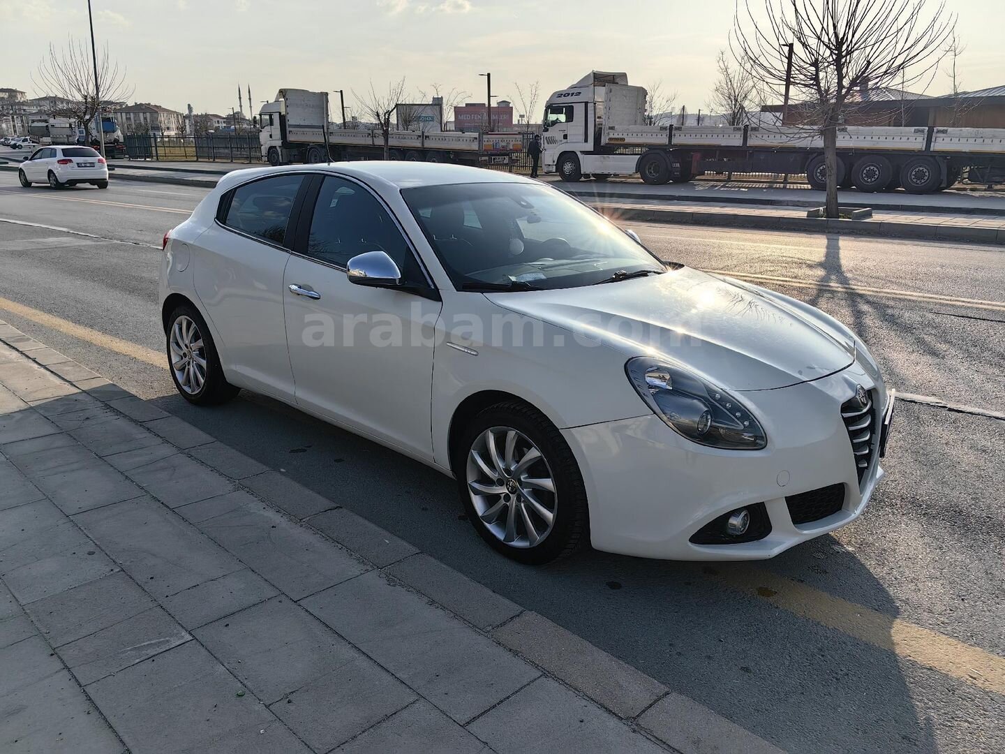 Sahibinden Alfa Romeo Giulietta 1.6 JTD Progression Plus 2014 Model Ankara 230.000 km Beyaz 4