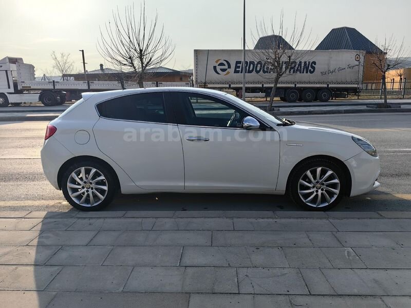 Sahibinden Alfa Romeo Giulietta 1.6 JTD Progression Plus 2014 Model Ankara 230.000 km Beyaz