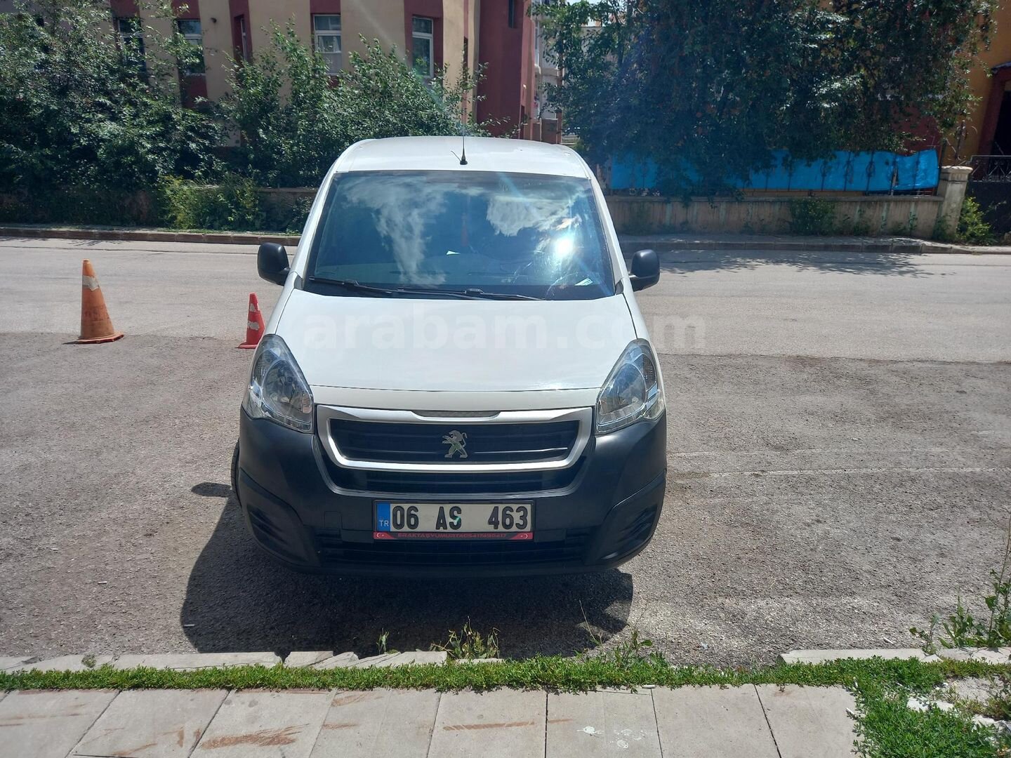 Sahibinden Peugeot Partner 1.6 HDI Comfort Pack 2015 Model Erzurum 106.000 km Beyaz 1