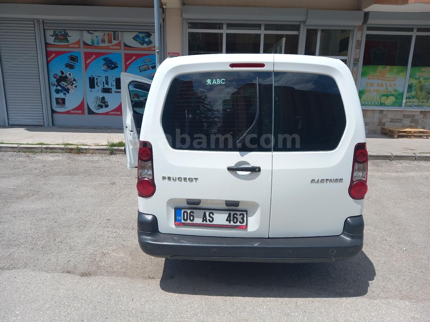 Sahibinden Peugeot Partner 1.6 HDI Comfort Pack 2015 Model Erzurum 106.000 km Beyaz 4