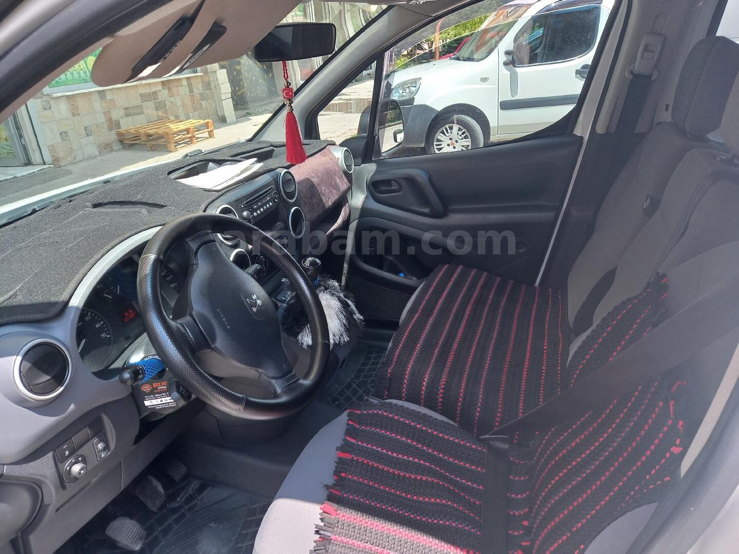 Sahibinden Peugeot Partner 1.6 HDI Comfort Pack 2015 Model Erzurum 106.000 km Beyaz 5