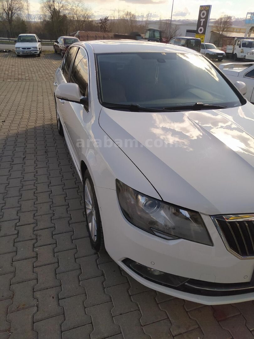 Sahibinden Skoda SuperB 1.6 TDI Elegance 2013 Model Bingöl 189.000 km Beyaz 3