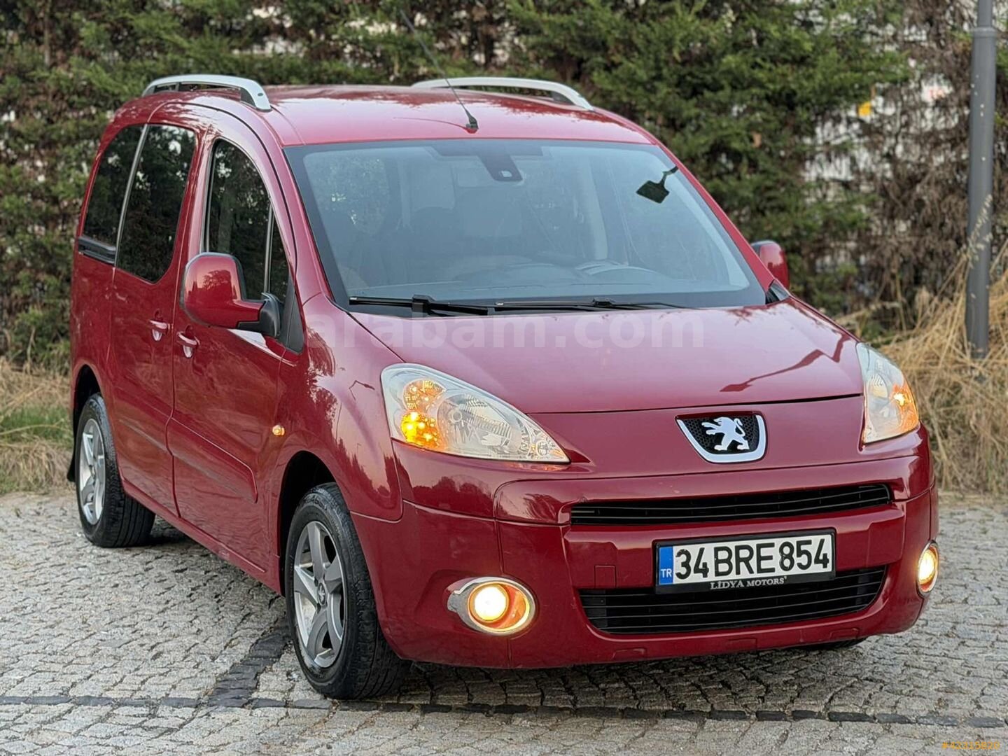 Galeriden Peugeot Partner 1.6 HDI Premium Pack 2012 Model İstanbul 285.000 km Kırmızı 2