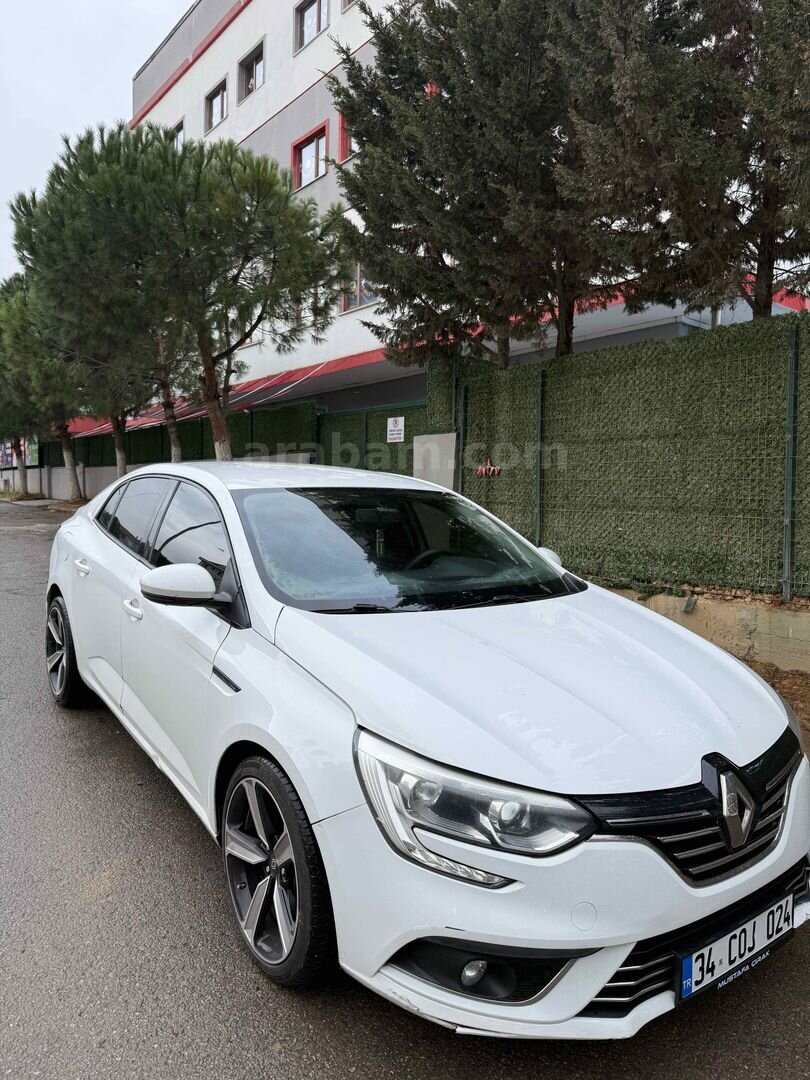 Sahibinden Renault Megane 1.3 TCe Joy 2020 Model İstanbul 117.000 km Beyaz 3