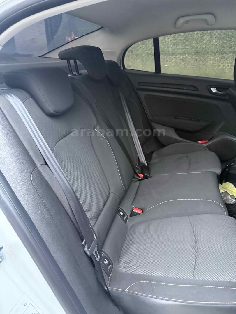 Sahibinden Renault Megane 1.3 TCe Joy 2020 Model İstanbul 117.000 km Beyaz 6