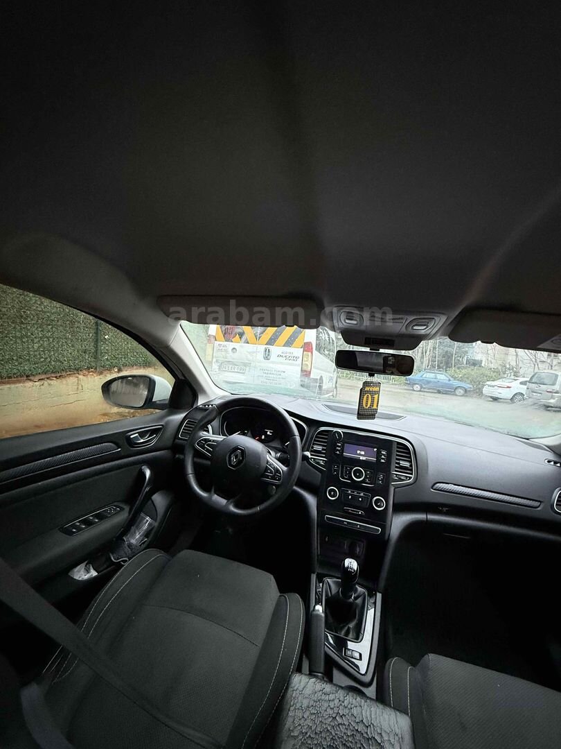 Sahibinden Renault Megane 1.3 TCe Joy 2020 Model İstanbul 117.000 km Beyaz 4