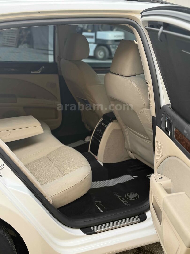 Sahibinden Skoda SuperB 1.6 TDI Elegance 2014 Model Kocaeli 1.600.000 km Beyaz 5