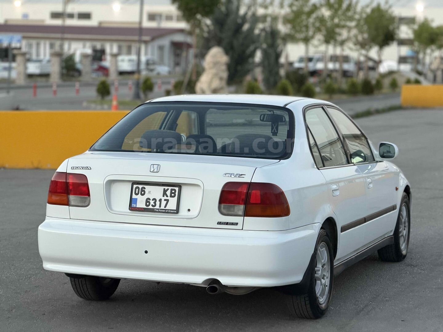 Galeriden Honda Civic 1.6 i ES 2000 Model Ankara 287.000 km Beyaz 6