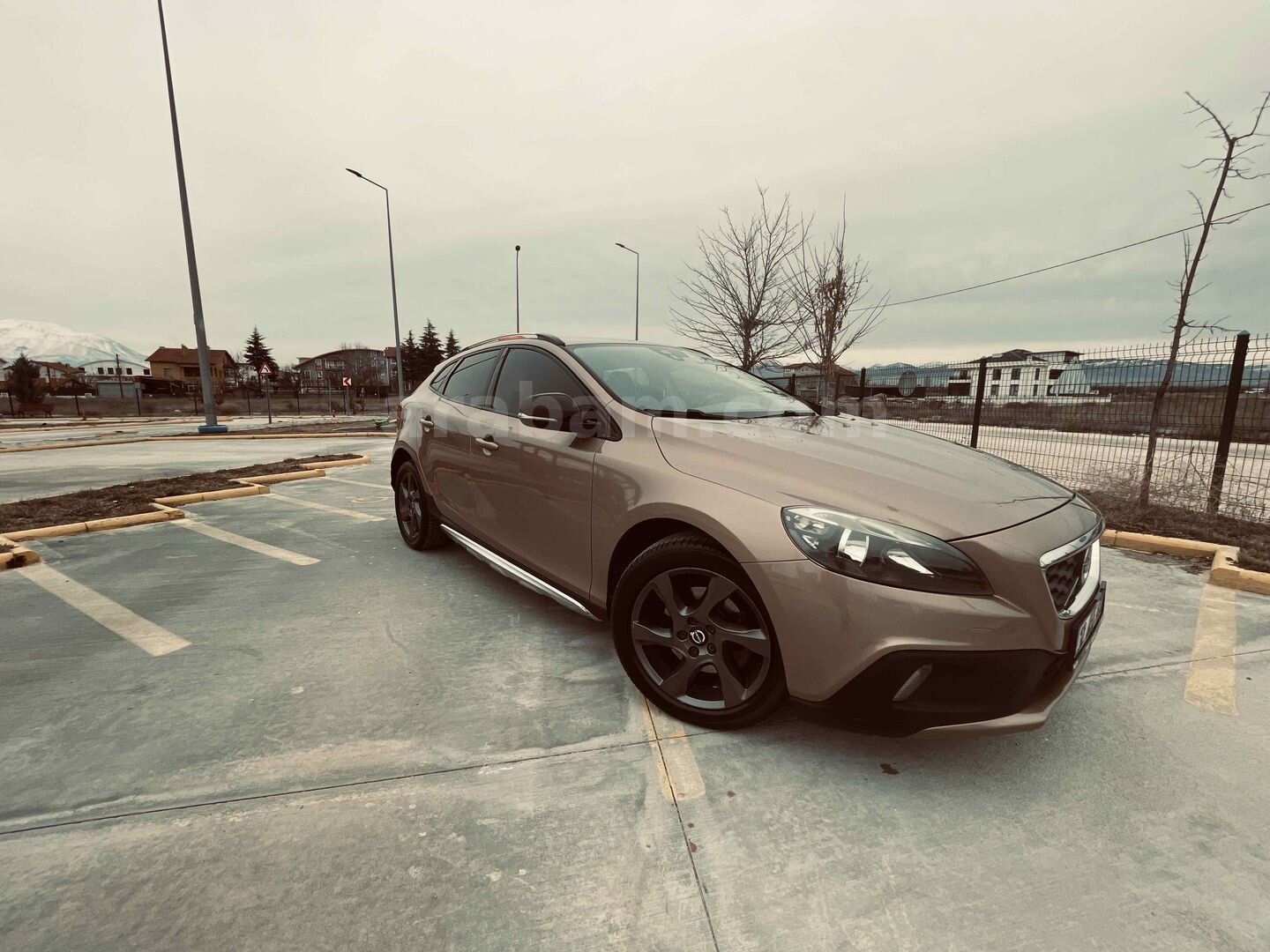 Sahibinden Volvo V40 Cross Country 1.6 D Advance 2015 Model Isparta 180.000 km Kahverengi 2