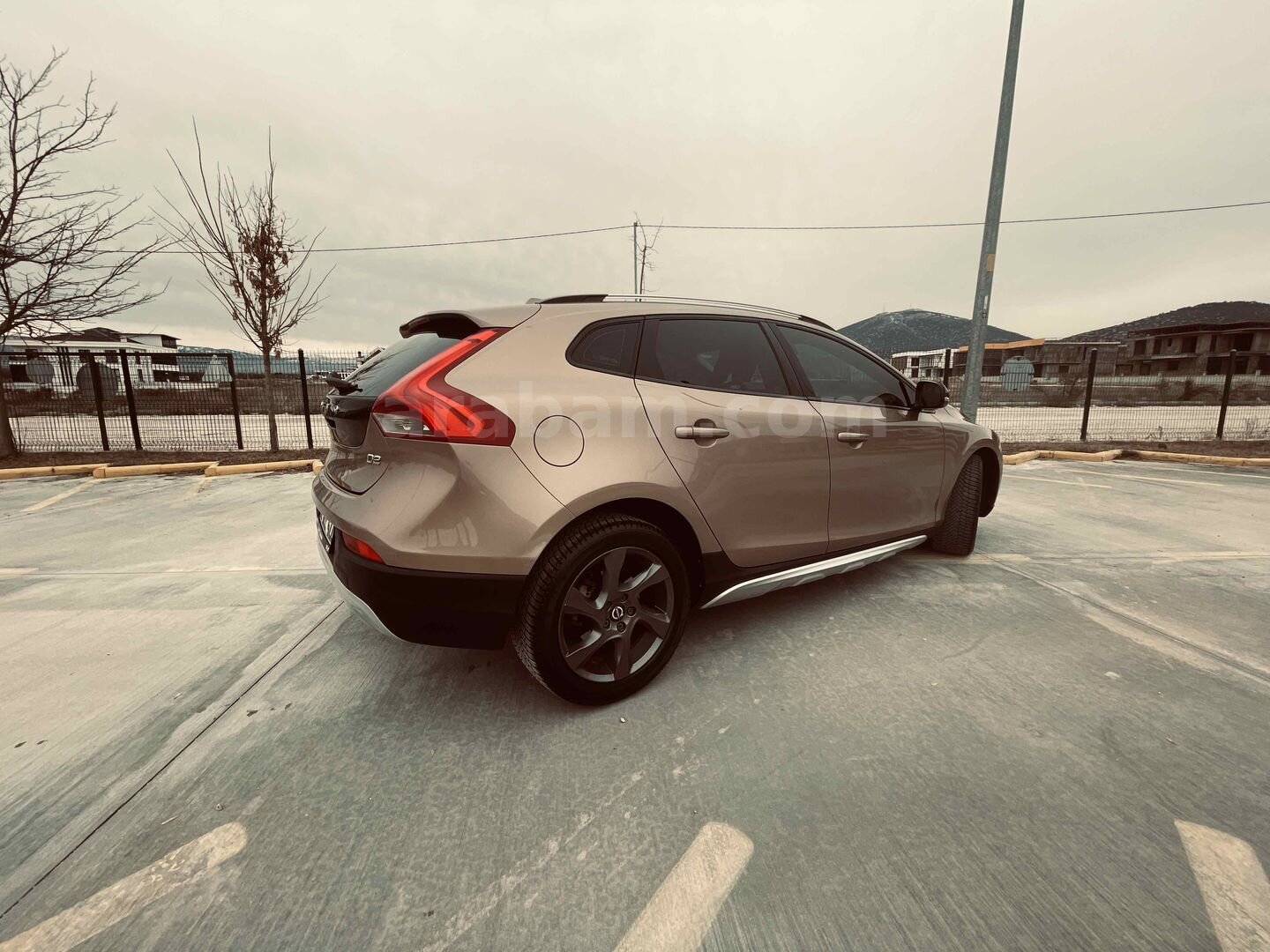 Sahibinden Volvo V40 Cross Country 1.6 D Advance 2015 Model Isparta 180.000 km Kahverengi 1