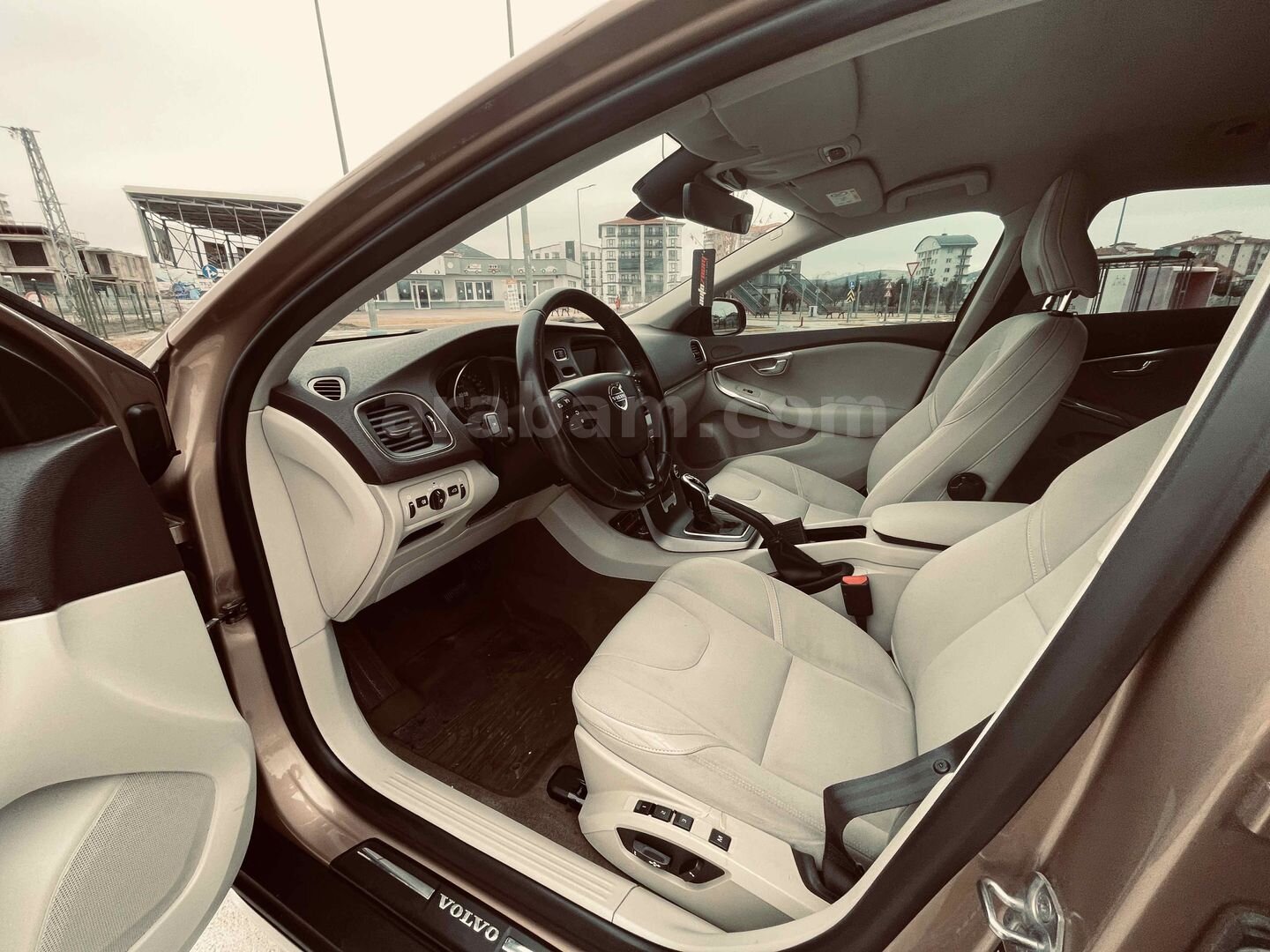 Sahibinden Volvo V40 Cross Country 1.6 D Advance 2015 Model Isparta 180.000 km Kahverengi 5