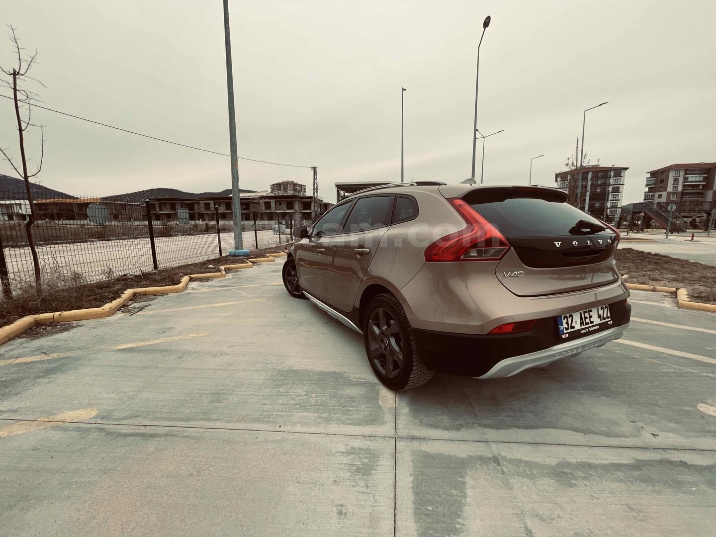 Sahibinden Volvo V40 Cross Country 1.6 D Advance 2015 Model Isparta 180.000 km Kahverengi 3