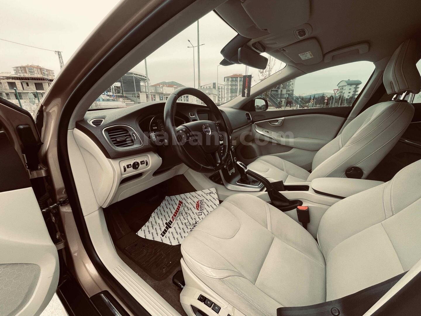 Sahibinden Volvo V40 Cross Country 1.6 D Advance 2015 Model Isparta 180.000 km Kahverengi 4