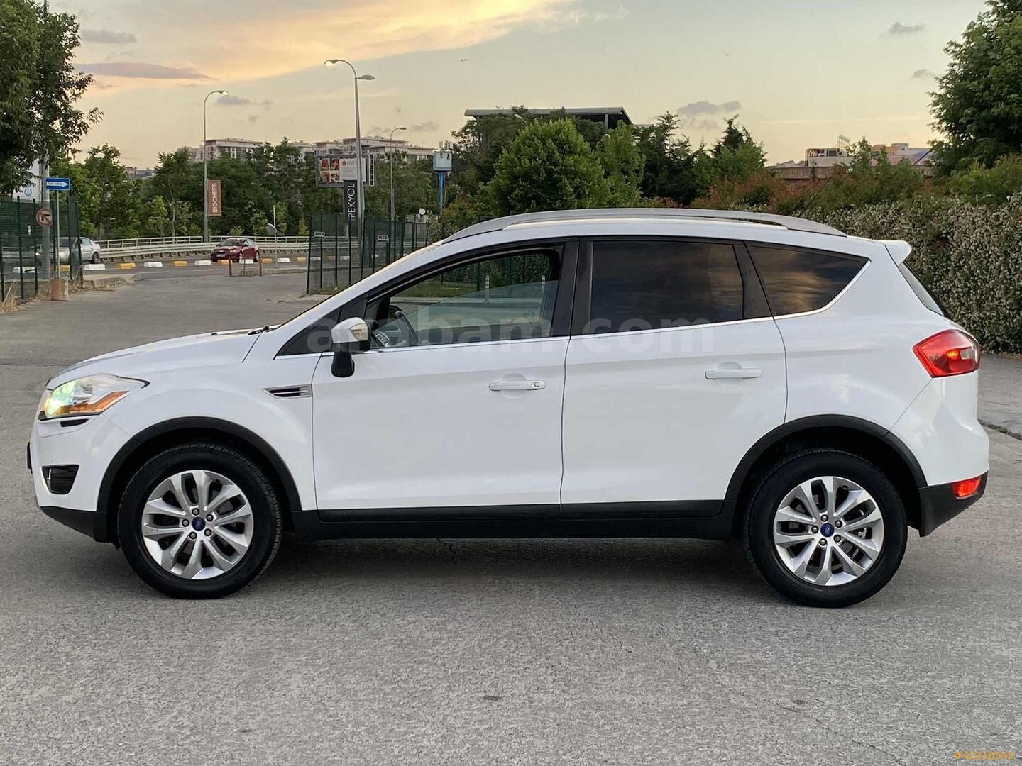 Galeriden Ford Kuga 2.0 TDCi Titanium 2011 Model İstanbul 210.000 km Beyaz 7