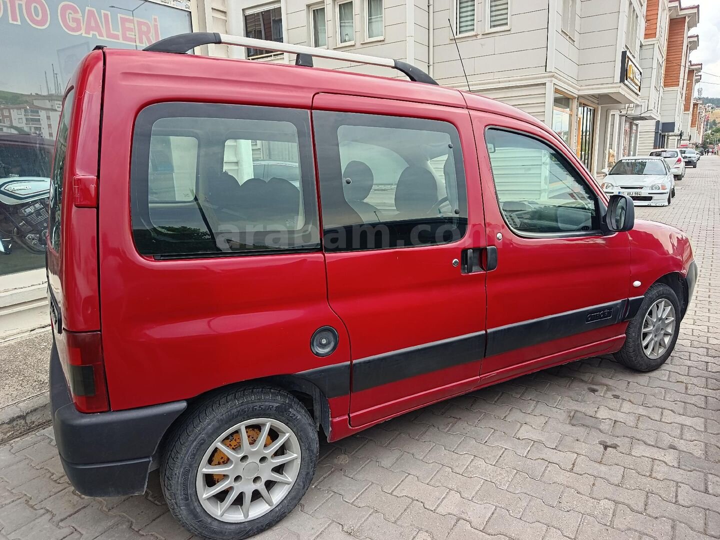 Galeriden Citroen Berlingo 1.9 D 2003 Model Samsun 280.000 km Bordo 2