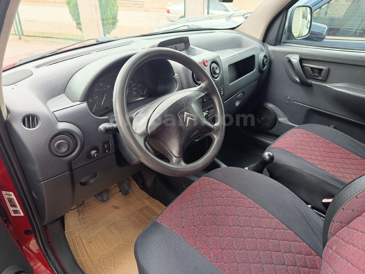 Galeriden Citroen Berlingo 1.9 D 2003 Model Samsun 280.000 km Bordo 5