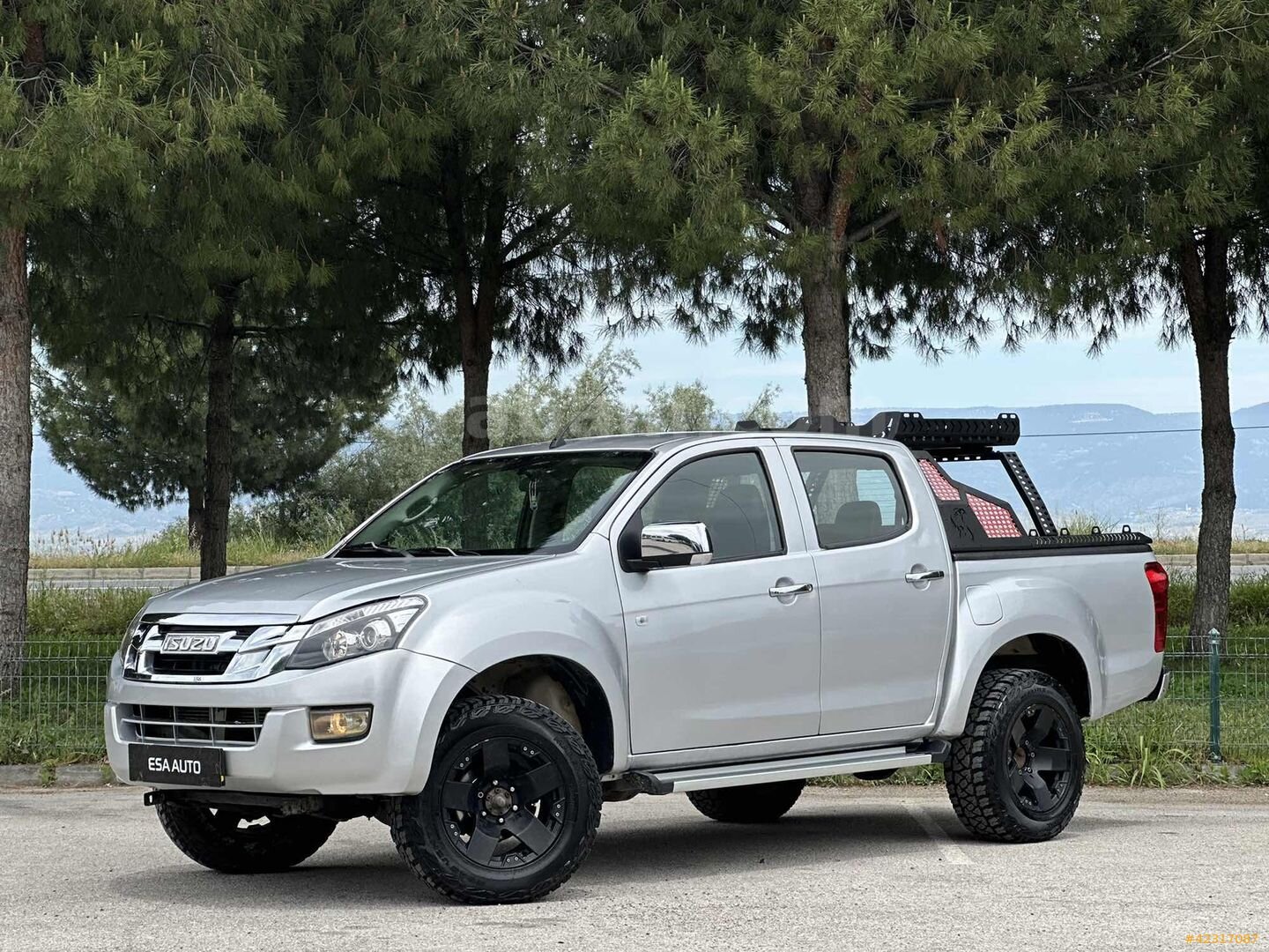 Galeriden Isuzu D-Max 2.5 4x4 V-Cross 2013 Model Denizli 207.000 km Gri 2