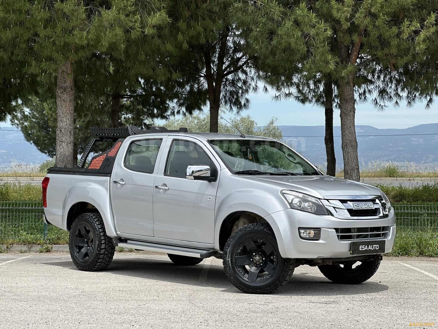 Galeriden Isuzu D-Max 2.5 4x4 V-Cross 2013 Model Denizli 207.000 km Gri 3