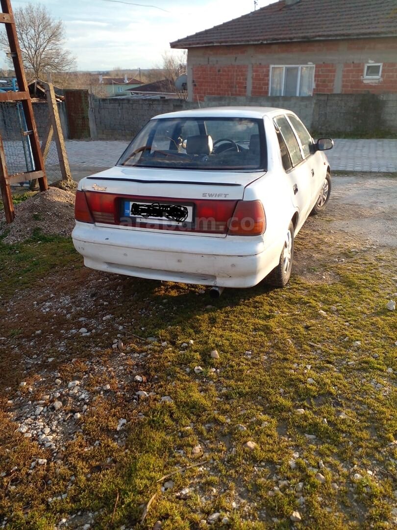 Sahibinden Suzuki Swift 1.3 GLX 1999 Model Kırklareli 206.000 km Beyaz 4