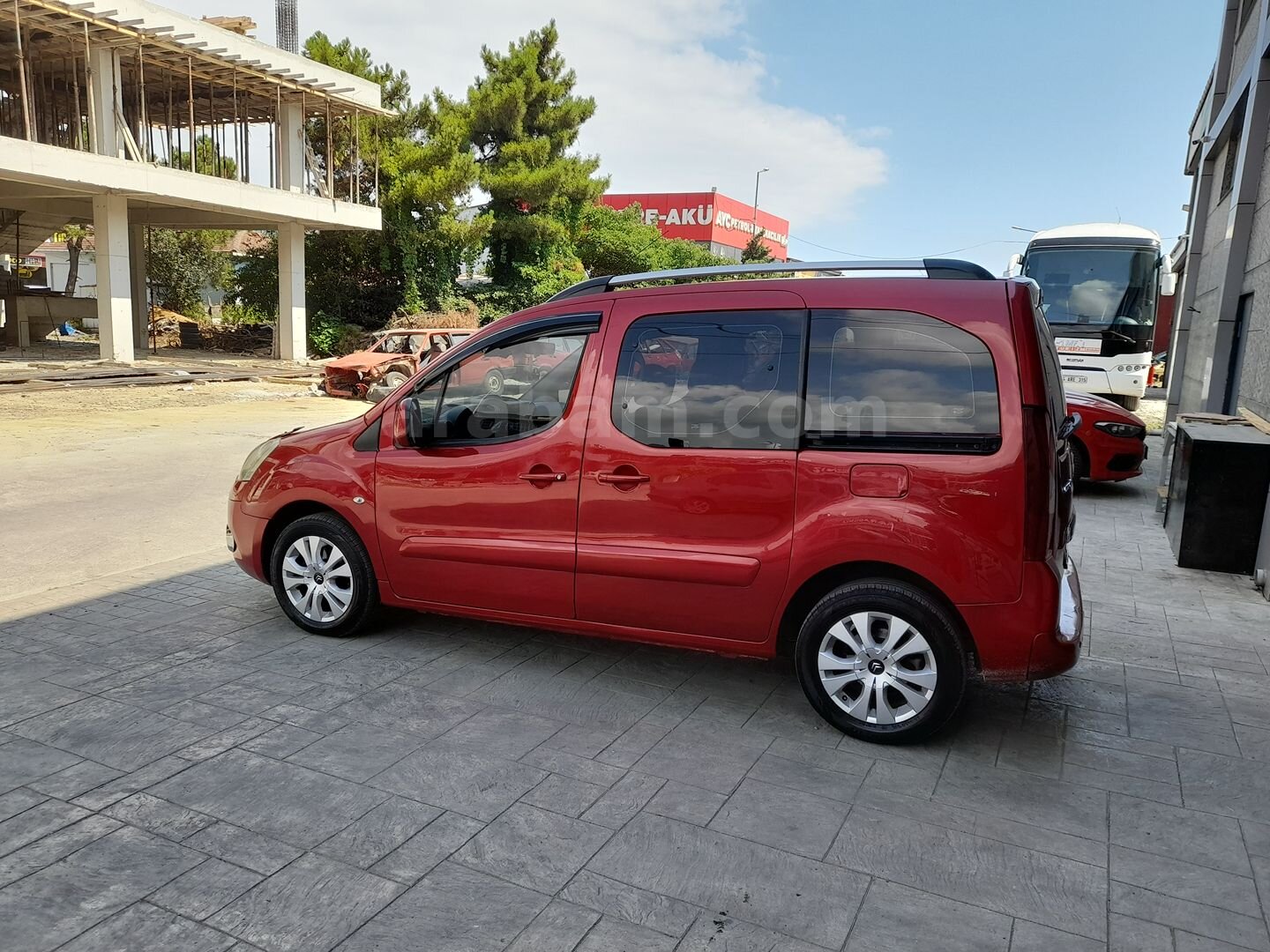 Sahibinden Citroen Berlingo 1.6 HDi Combi 2011 Model Samsun 248.000 km Kırmızı 1