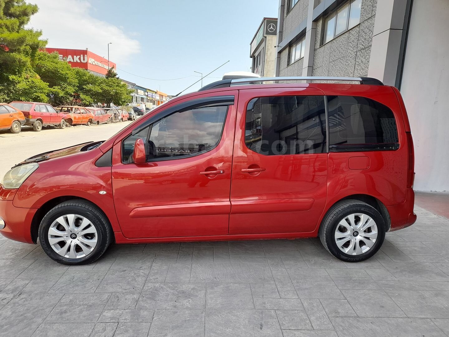 Sahibinden Citroen Berlingo 1.6 HDi Combi 2011 Model Samsun 248.000 km Kırmızı 2