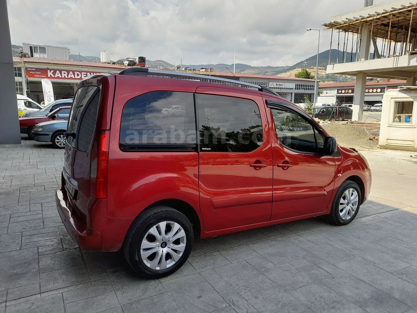 Sahibinden Citroen Berlingo 1.6 HDi Combi 2011 Model Samsun 248.000 km Kırmızı 3