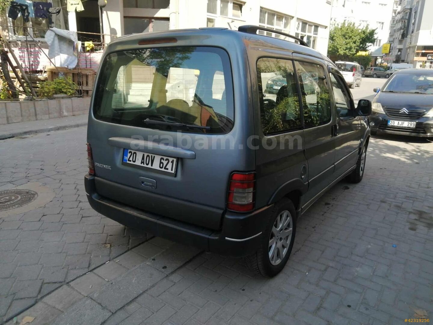Galeriden Peugeot Partner 1.6 HDI Adventure 2012 Model Denizli 300.000 km Gri 3