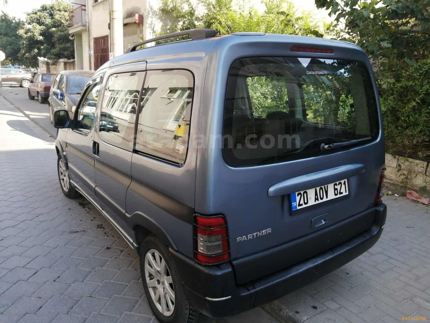 Galeriden Peugeot Partner 1.6 HDI Adventure 2012 Model Denizli 300.000 km Gri 5