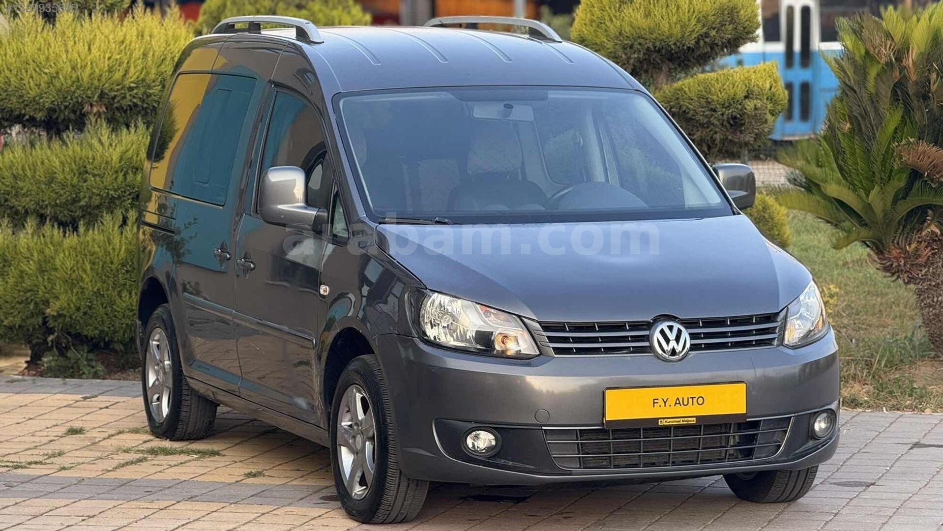 Galeriden Volkswagen Caddy 1.6 TDI Comfortline 2011 Model Osmaniye 270.000 km Füme 3