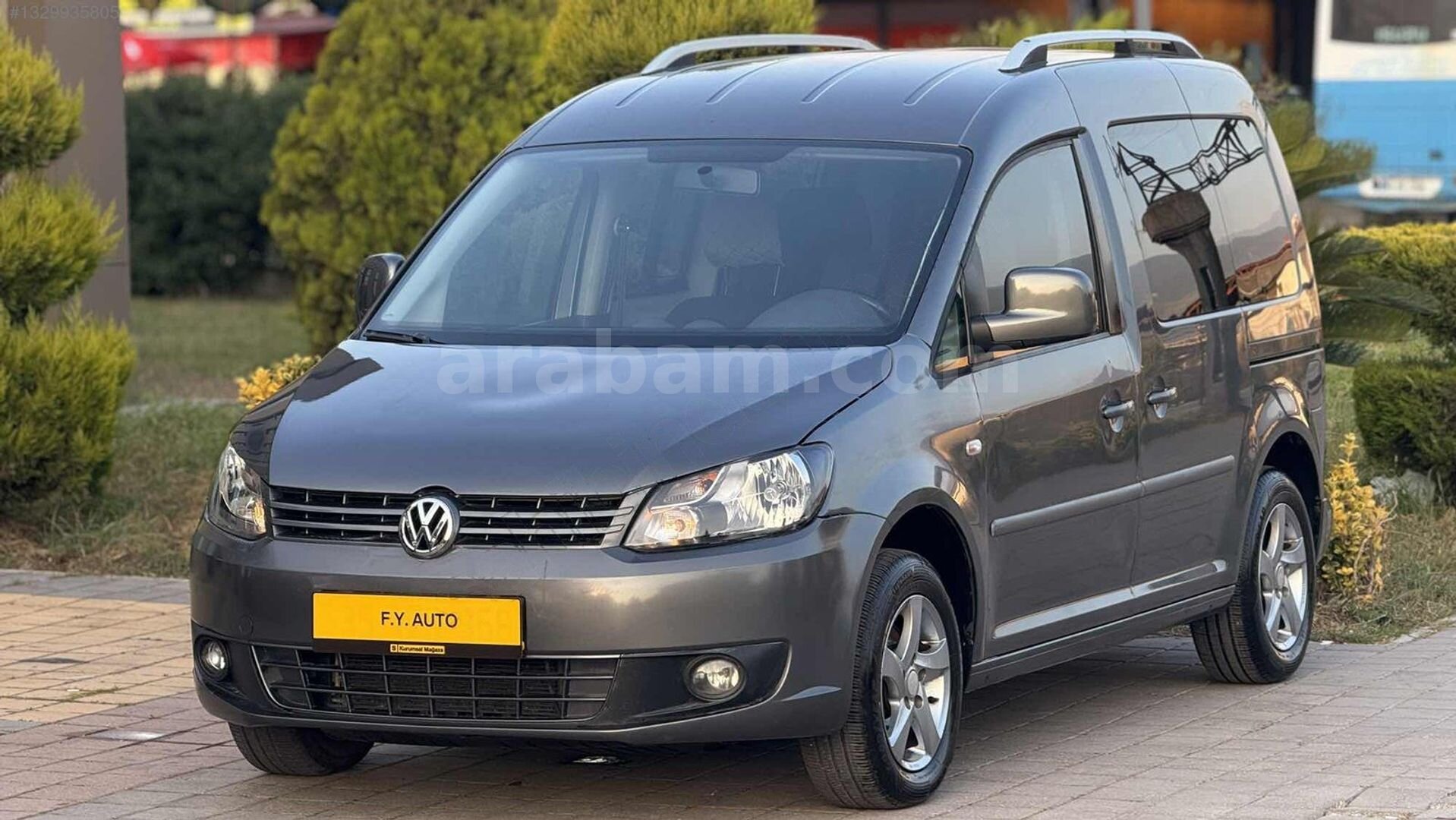 Galeriden Volkswagen Caddy 1.6 TDI Comfortline 2011 Model Osmaniye 270.000 km Füme 1