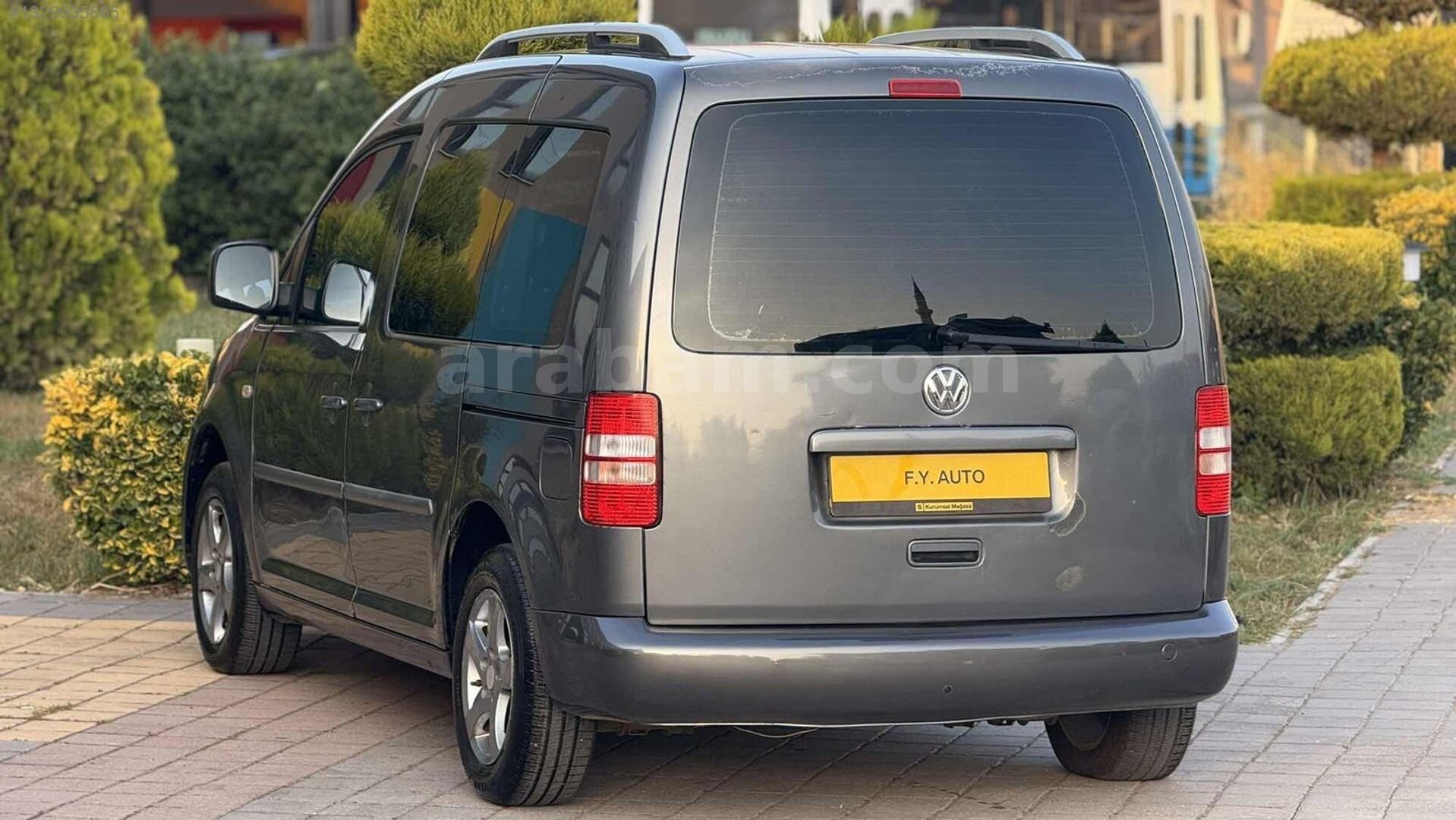 Galeriden Volkswagen Caddy 1.6 TDI Comfortline 2011 Model Osmaniye 270.000 km Füme 7