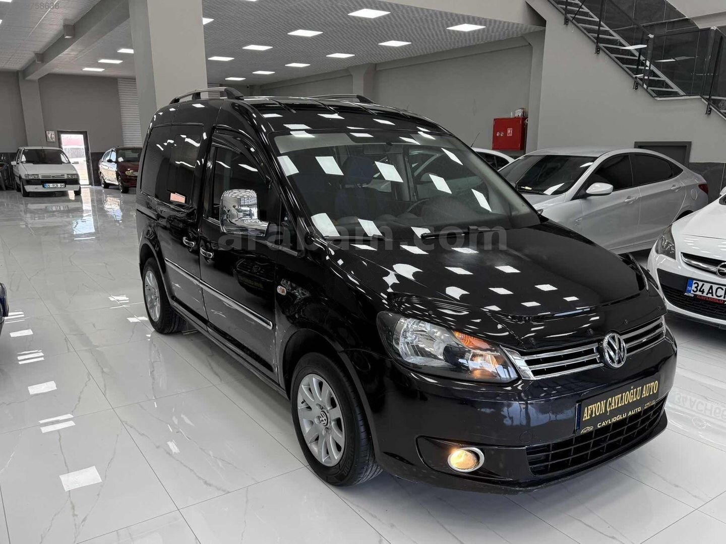 Galeriden Volkswagen Caddy 1.6 TDI Comfortline 2011 Model Afyonkarahisar 230.000 km Siyah 2