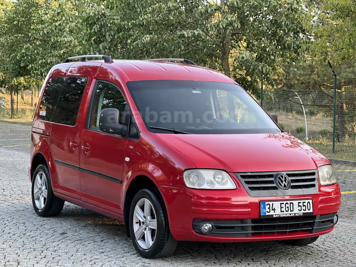 Galeriden Volkswagen Caddy 1.9 TDI 2006 Model İstanbul 330.000 km Kırmızı 1