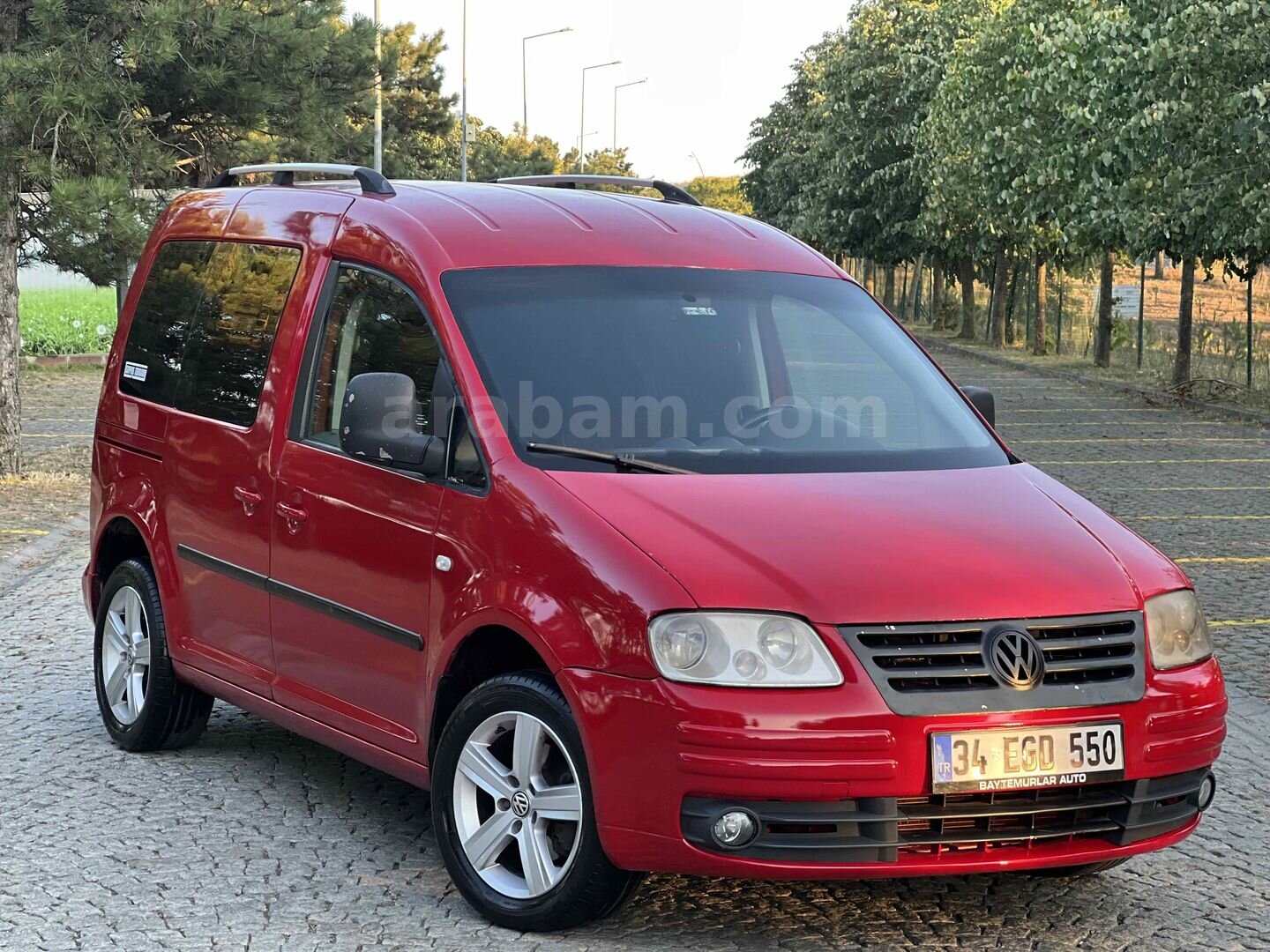 Galeriden Volkswagen Caddy 1.9 TDI 2006 Model İstanbul 330.000 km Kırmızı 6