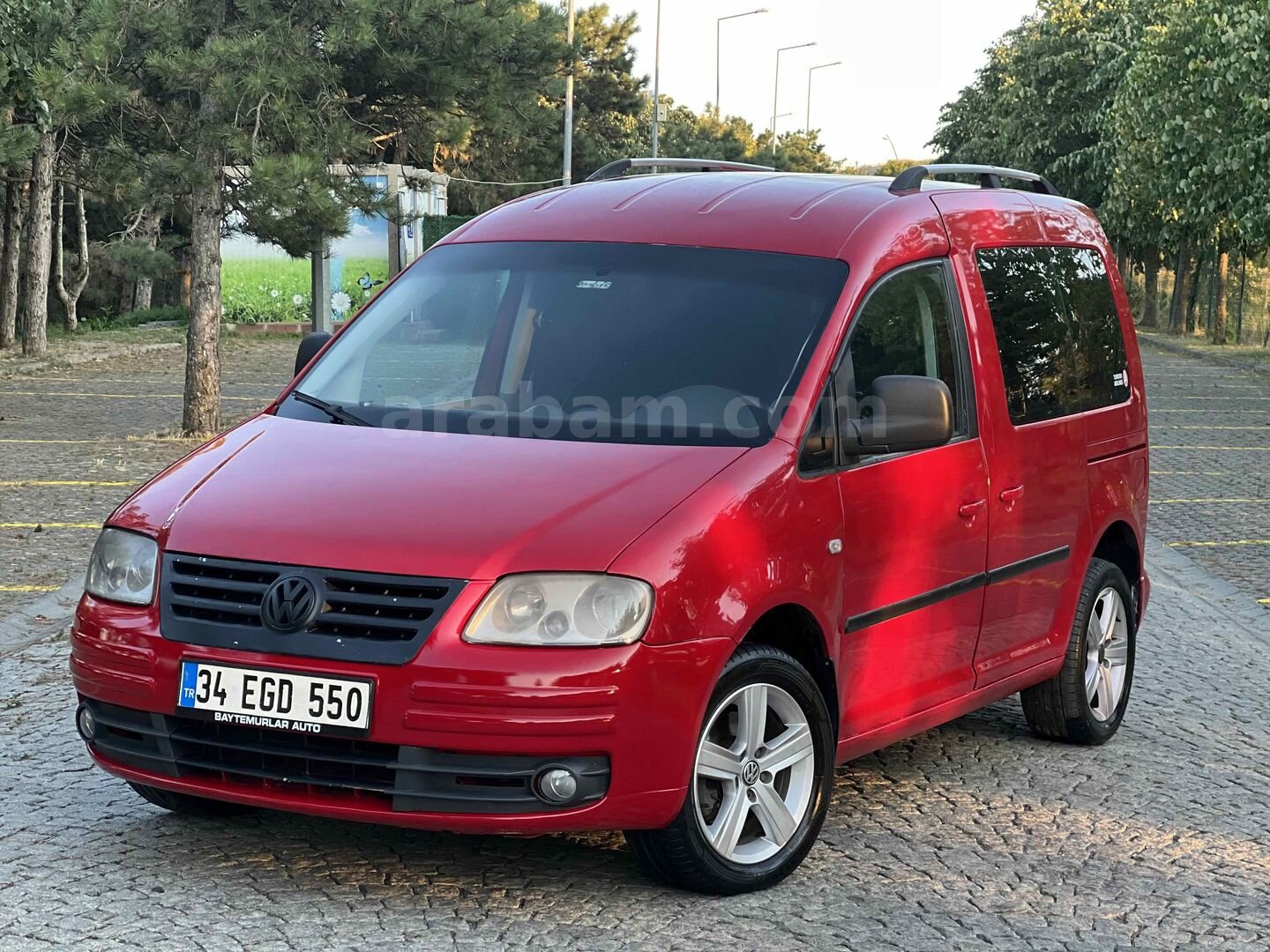 Galeriden Volkswagen Caddy 1.9 TDI 2006 Model İstanbul 330.000 km Kırmızı 7