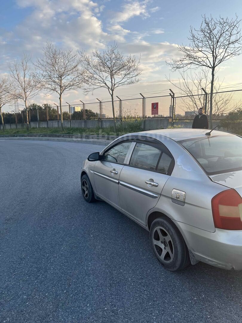 Sahibinden Hyundai Accent Era 1.5 CRDi Select 2011 Model İstanbul 228.000 km Şampanya 3
