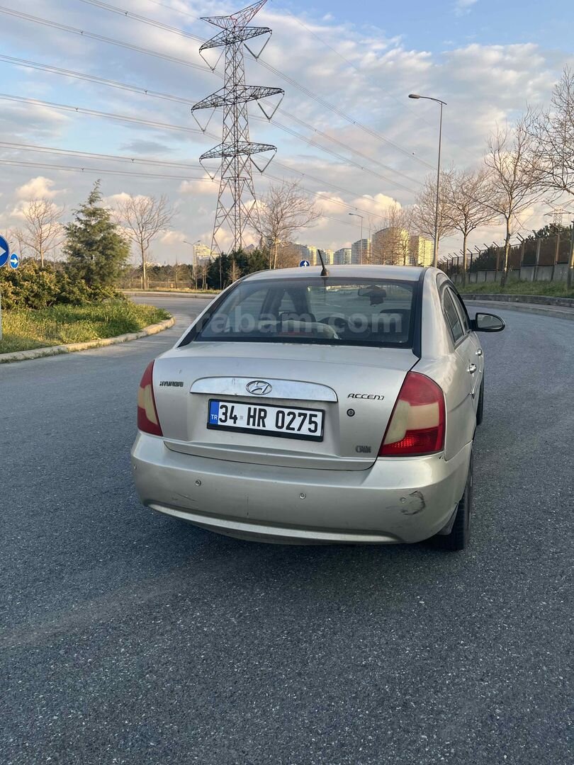 Sahibinden Hyundai Accent Era 1.5 CRDi Select 2011 Model İstanbul 228.000 km Şampanya 7