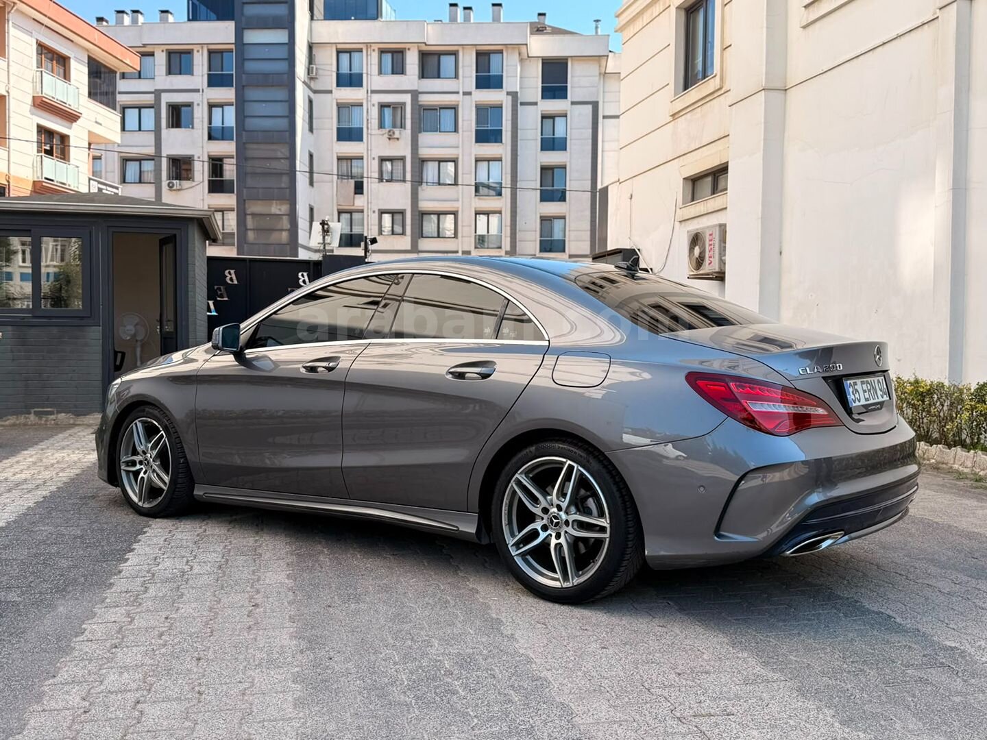 Sahibinden Mercedes - Benz CLA 200 AMG 2017 Model İstanbul 102.000 km Füme 3