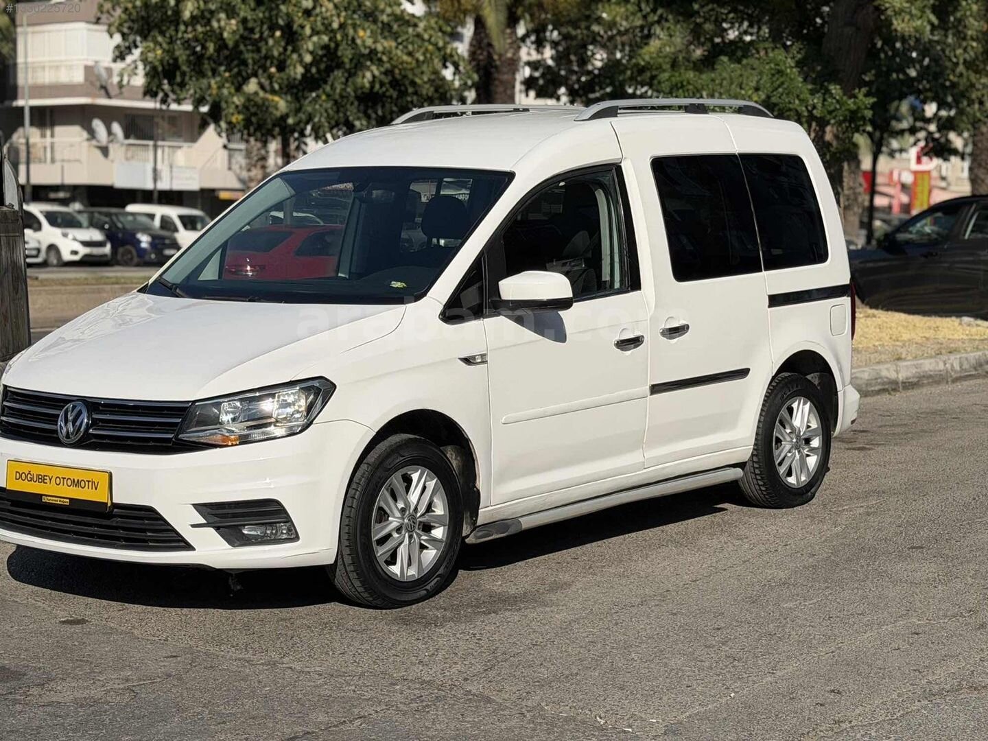 Galeriden Volkswagen Caddy 2.0 TDI Comfortline 2016 Model İzmir 300.000 km Beyaz 2