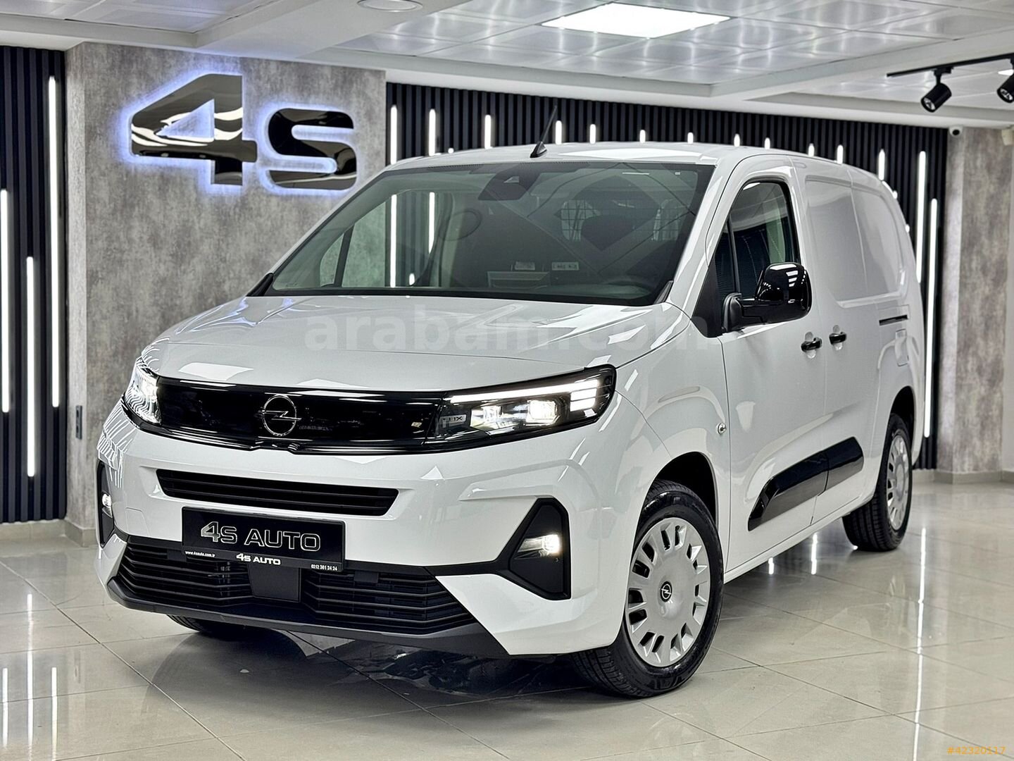 Galeriden Opel Combo 1.5 CDTI Ultimate XL 2025 Model İstanbul 0 km Beyaz 1