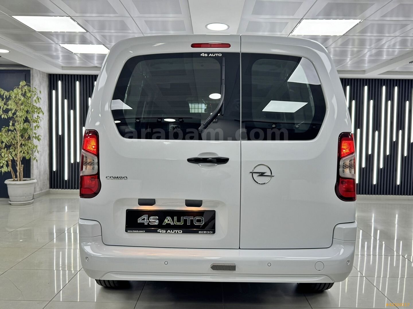 Galeriden Opel Combo 1.5 CDTI Ultimate XL 2025 Model İstanbul 0 km Beyaz 6