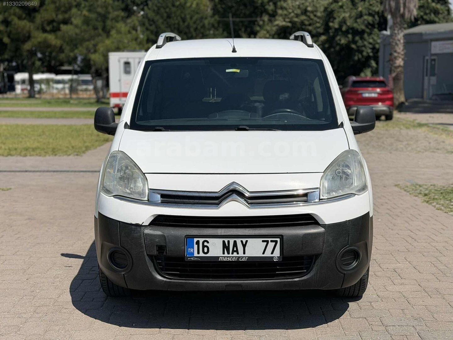 Galeriden Citroen Berlingo 1.6 HDi Combi X 2013 Model Bursa 392.000 km Beyaz 1