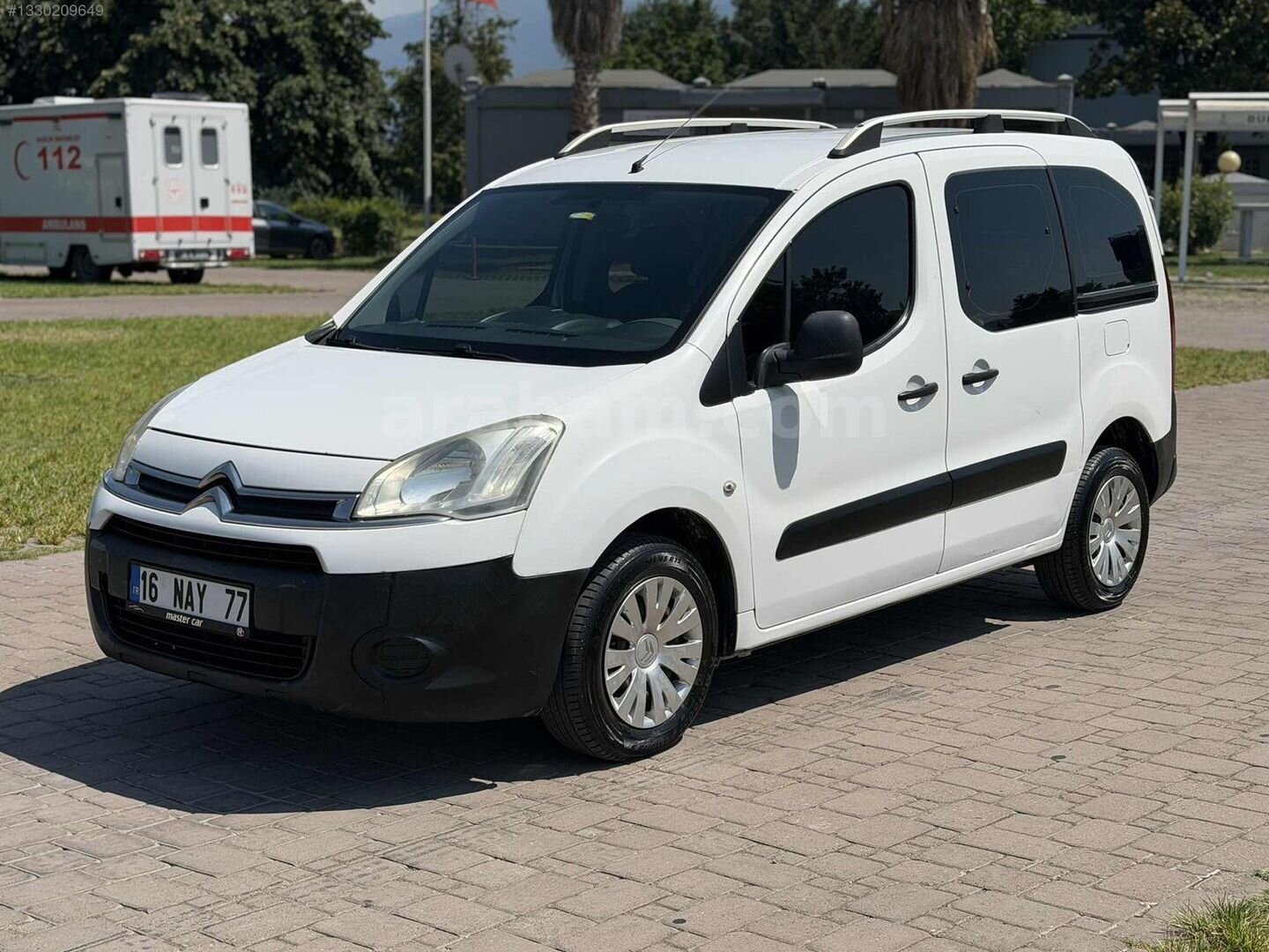 Galeriden Citroen Berlingo 1.6 HDi Combi X 2013 Model Bursa 392.000 km Beyaz 3
