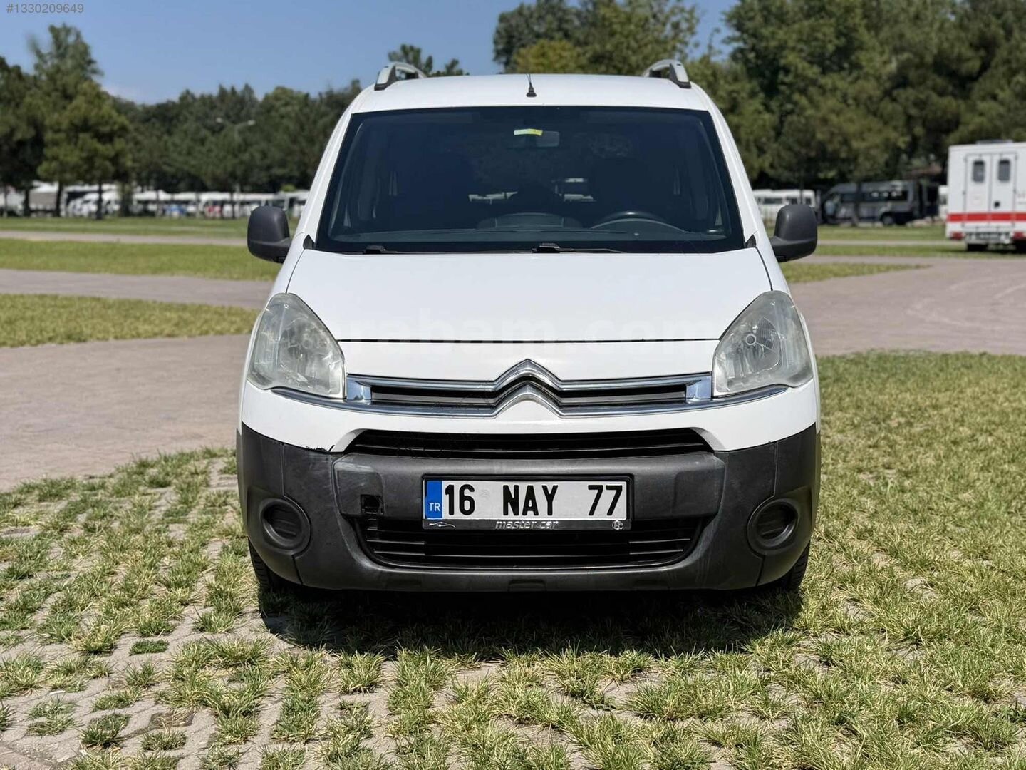 Galeriden Citroen Berlingo 1.6 HDi Combi X 2013 Model Bursa 392.000 km Beyaz 2
