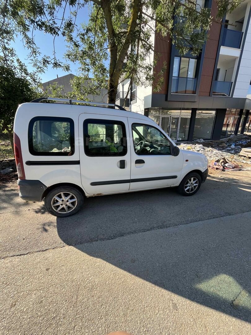 Sahibinden Renault Kangoo 1.4 RN 2001 Model Kocaeli 316.000 km Beyaz 3