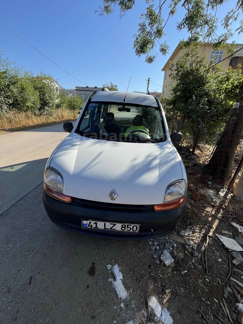 Sahibinden Renault Kangoo 1.4 RN 2001 Model Kocaeli 316.000 km Beyaz 2